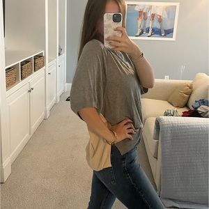 GREY AND CREAM OVERSIZED TEESHIRT WITH PUFF SLEEVES